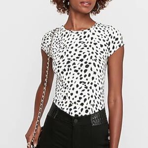 Express Crew Neck Essential Tee brand new